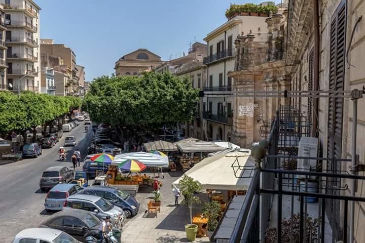 Capo Domus Acomodação com café da manhã Palermo Exterior foto